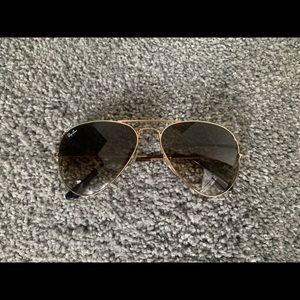 Authentic Ray-ban Aviator sunglasses